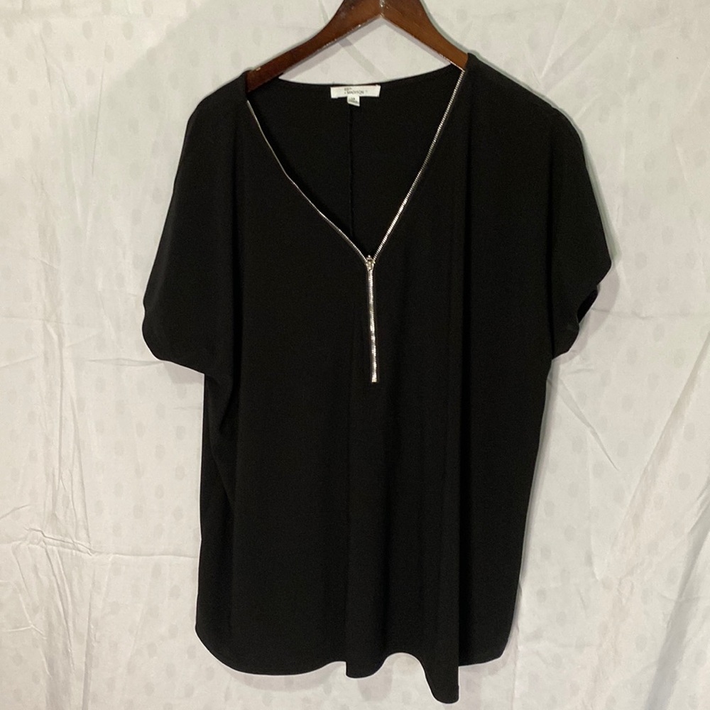 Black blouse zipper does not adjust- not broken just the style